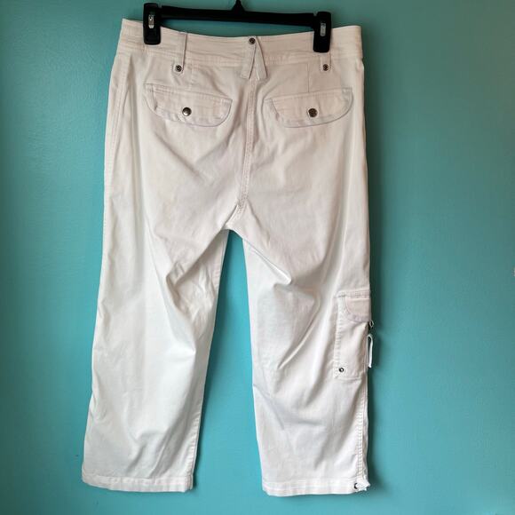Chico's Women's white pants size 1 (Medium 8) crop pants casual - Picture 2 of 4